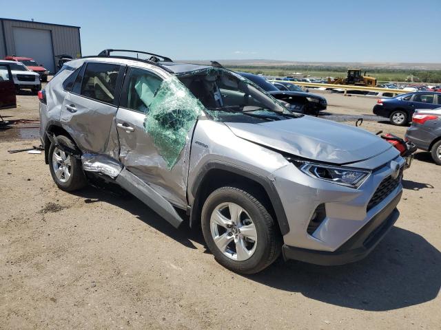 4T3RWRFV6MU025757 - 2021 TOYOTA RAV4 XLE SILVER photo 4