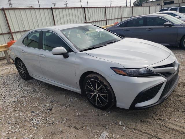 4T1G11AK1PU141899 - 2023 TOYOTA CAMRY SE NIGHT SHADE SILVER photo 4