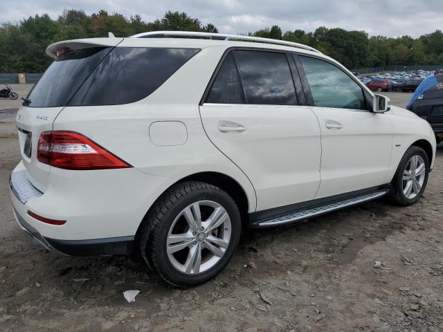 4JGDA5HB0CA045418 - 2012 MERCEDES-BENZ ML 350 4MATIC WHITE photo 3