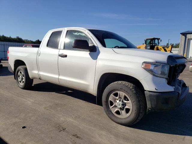 5TFUY5F14LX870594 - 2020 TOYOTA TUNDRA DOUBLE CAB SR/SR5 WHITE photo 4
