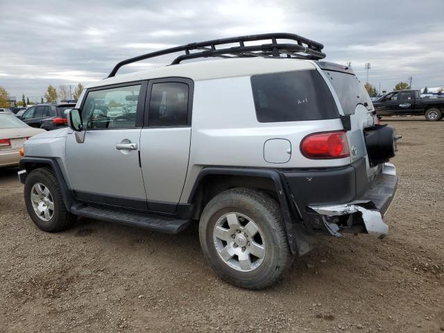 JTEBU11F070074692 - 2007 TOYOTA FJ CRUISER SILVER photo 2