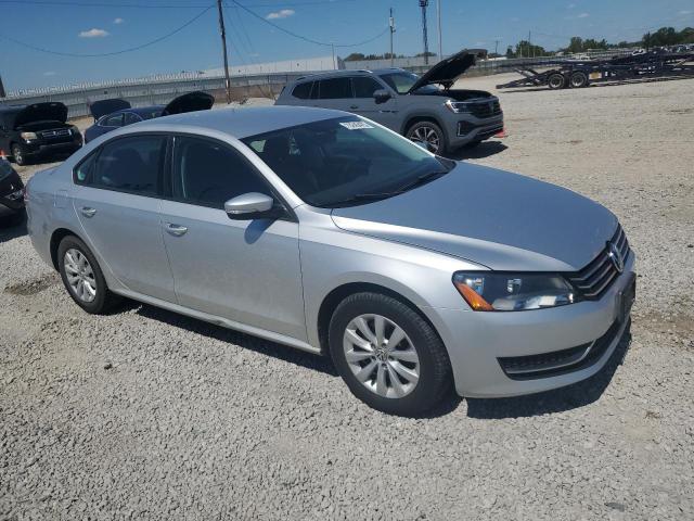 1VWAH7A34DC027251 - 2013 VOLKSWAGEN PASSAT S SILVER photo 4