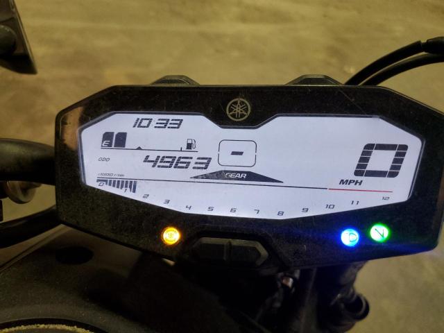 JYARM27E8JA001770 - 2018 YAMAHA MT07 TWO TONE photo 8