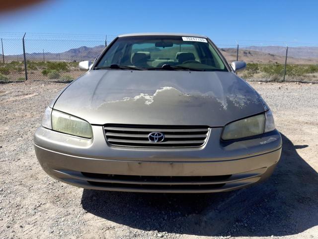 JT2BF22KXW0135666 - 1998 TOYOTA CAMRY CE BEIGE photo 5