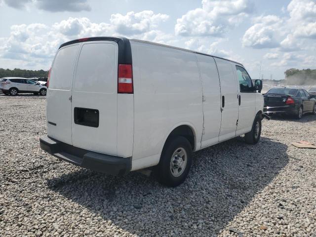 1GCWGAFP8J1286398 - 2018 CHEVROLET EXPRESS G2 WHITE photo 3