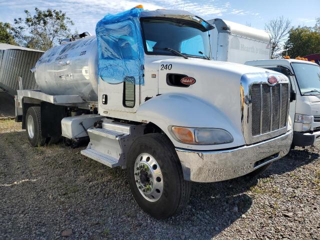 2NP2HJ6X1GM324804 - 2016 PETERBILT 337 WHITE photo 1