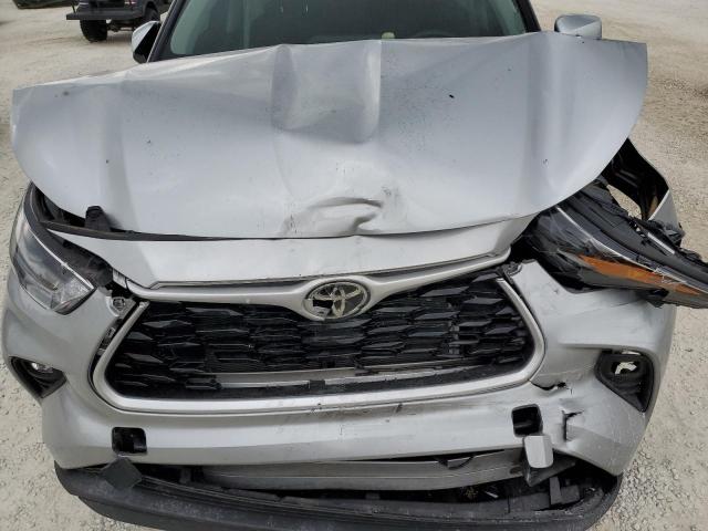 5TDGZRAH8MS087999 - 2021 TOYOTA HIGHLANDER XLE SILVER photo 12