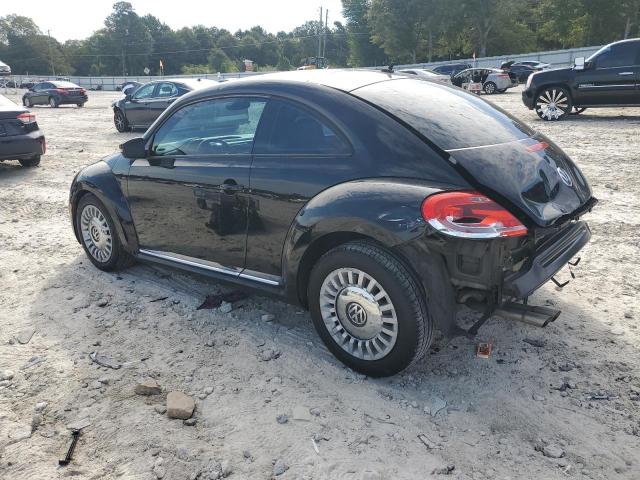 3VWJX7AT8DM673507 - 2013 VOLKSWAGEN BEETLE BLACK photo 2