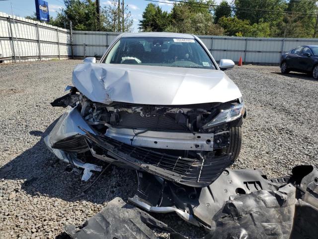 4T1L11BK1LU017302 - 2020 TOYOTA CAMRY LE SILVER photo 5