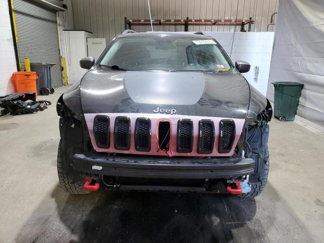 1C4PJMBB7GW262929 - 2016 JEEP CHEROKEE TRAILHAWK BLACK photo 5