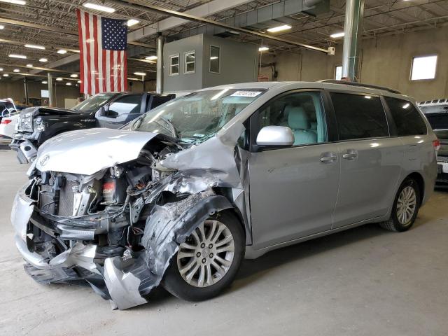 2011 TOYOTA SIENNA XLE, 