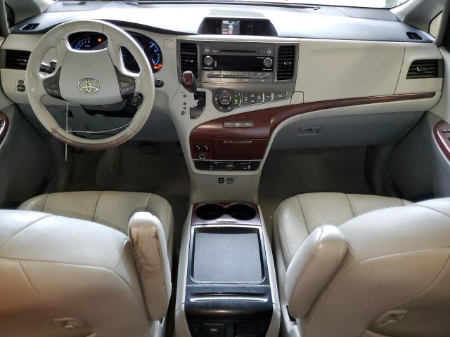 5TDYK3DC8BS044041 - 2011 TOYOTA SIENNA XLE SILVER photo 8