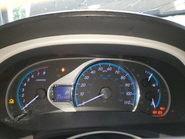 5TDYK3DC8BS044041 - 2011 TOYOTA SIENNA XLE SILVER photo 9