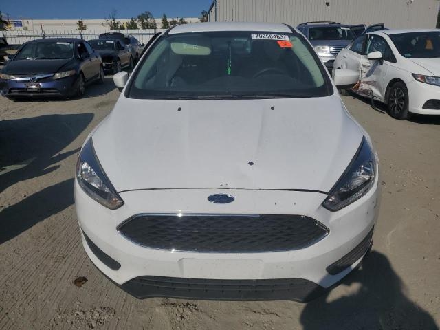 1FADP3K28JL291298 - 2018 FORD FOCUS SE WHITE photo 5