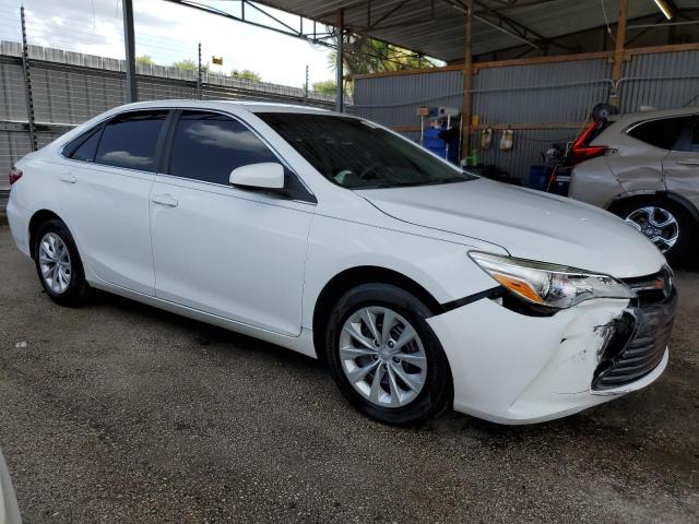 4T1BF1FK2FU914267 - 2015 TOYOTA CAMRY LE WHITE photo 8