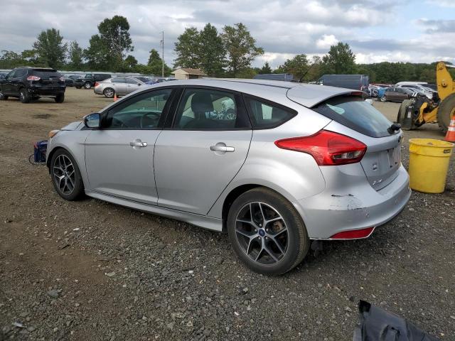 1FADP3K2XGL300382 - 2016 FORD FOCUS SE SILVER photo 2