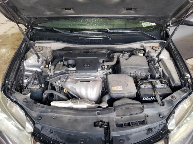 4T1BF1FK6HU632281 - 2017 TOYOTA CAMRY LE SILVER photo 11