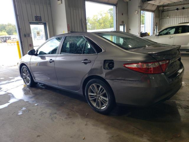 4T1BF1FK6HU632281 - 2017 TOYOTA CAMRY LE SILVER photo 2