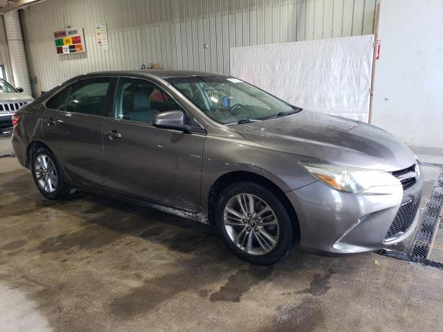 4T1BF1FK6HU632281 - 2017 TOYOTA CAMRY LE SILVER photo 4