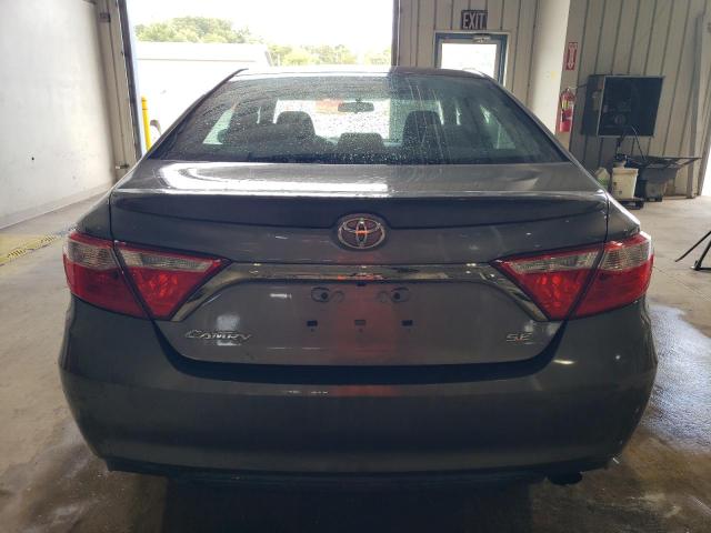 4T1BF1FK6HU632281 - 2017 TOYOTA CAMRY LE SILVER photo 6