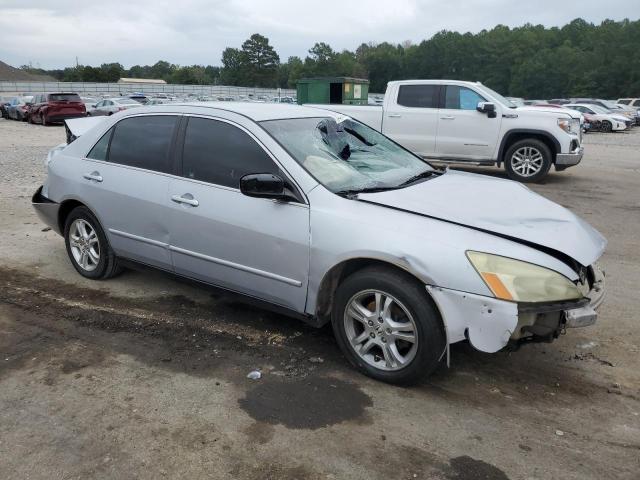 1HGCM56414A100179 - 2004 HONDA ACCORD LX SILVER photo 4