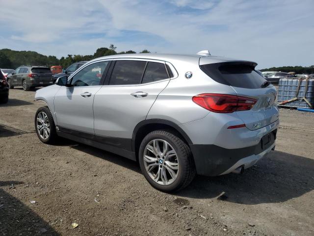 WBXYJ5C38JEF72009 - 2018 BMW X2 XDRIVE28I SILVER photo 2