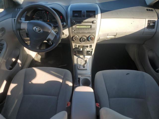 2T1BU4EEXBC720908 - 2011 TOYOTA COROLLA BASE فضي صورة 8