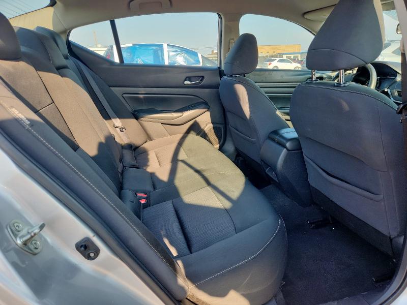 1N4BL4BW6KC197496 - 2019 NISSAN ALTIMA S SILVER photo 10