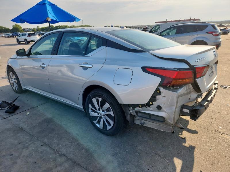 1N4BL4BW6KC197496 - 2019 NISSAN ALTIMA S SILVER photo 2
