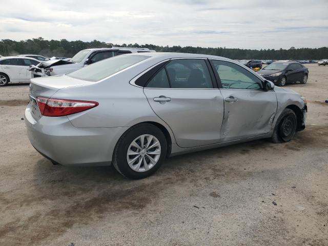 4T1BF1FK8GU501402 - 2016 TOYOTA CAMRY LE SILVER photo 3