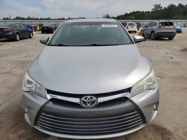 4T1BF1FK8GU501402 - 2016 TOYOTA CAMRY LE SILVER photo 5