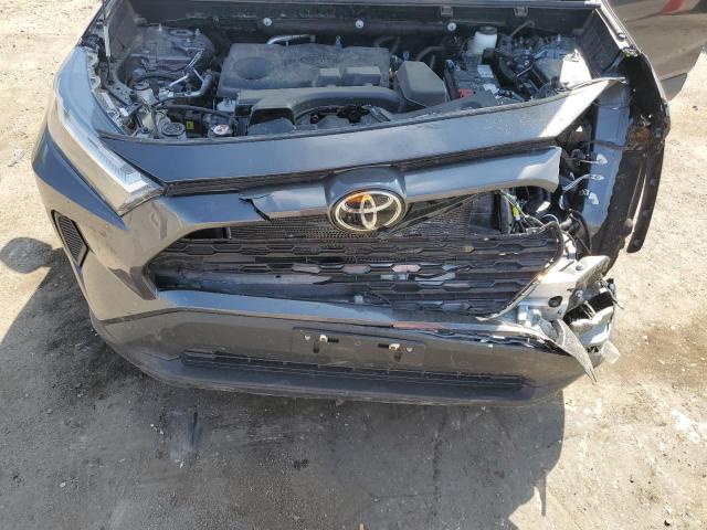 2T3H1RFV4RC275792 - 2024 TOYOTA RAV4 LE ნაცრისფერი ფოტო 12