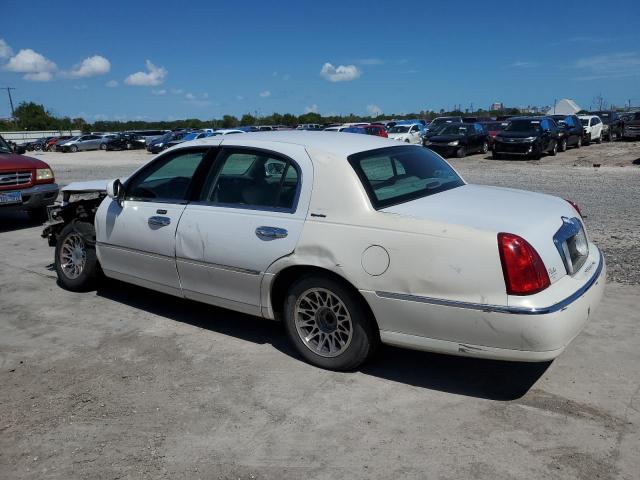 1LNHM82W42Y614413 - 2002 LINCOLN TOWN CAR SIGNATURE WHITE photo 2