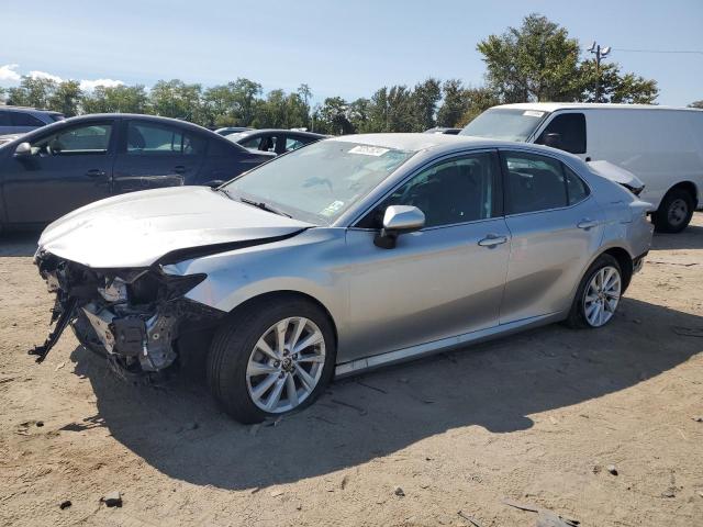 4T1C11AK5MU587502 - 2021 TOYOTA CAMRY LE SILVER photo 1