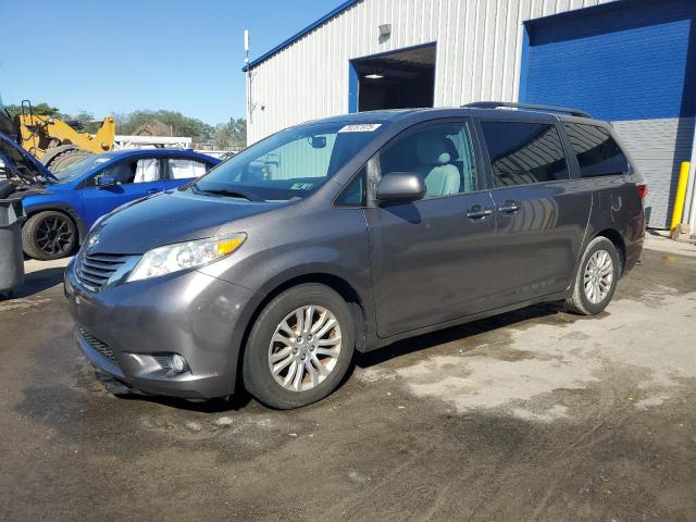 2015 TOYOTA SIENNA XLE, 