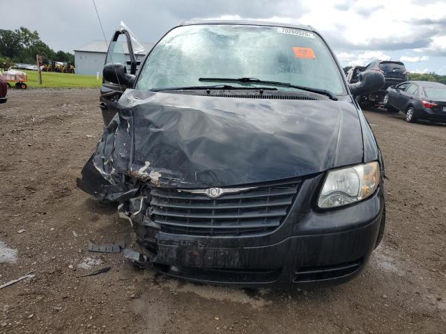 1C4GP45R85B326505 - 2005 CHRYSLER TOWN & COU BLACK photo 5