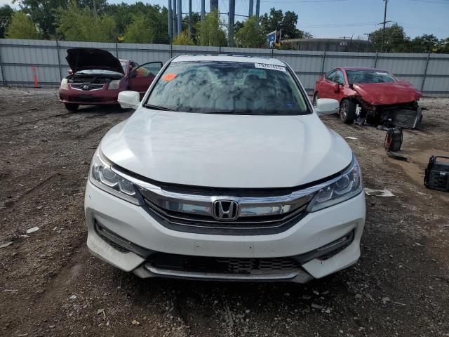 1HGCR3F03GA000995 - 2016 HONDA ACCORD EXL WHITE photo 5