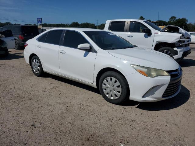 4T1BF1FK7FU995878 - 2015 TOYOTA CAMRY LE WHITE photo 4