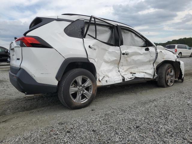 2T3W1RFV7NC196747 - 2022 TOYOTA RAV4 XLE WHITE photo 3