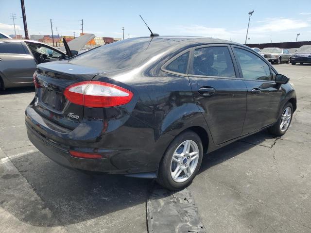 3FADP4BJ5JM135814 - 2018 FORD FIESTA SE BLACK photo 3