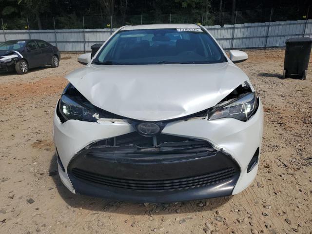 5YFBURHE8JP828824 - 2018 TOYOTA COROLLA L WHITE photo 5
