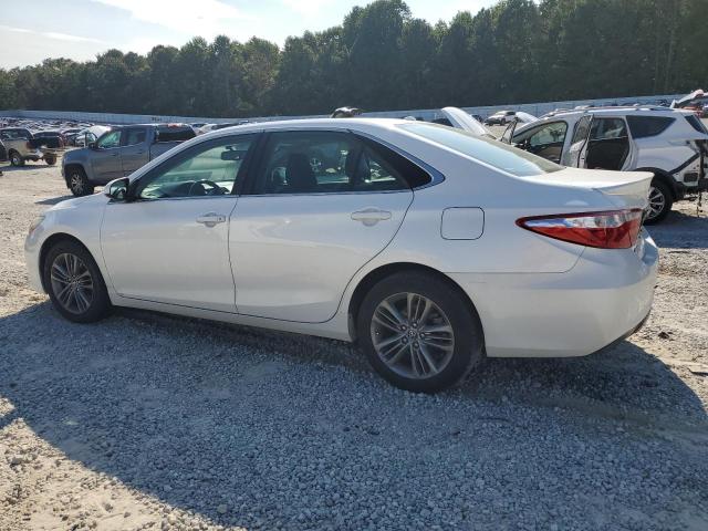 4T1BF1FK3HU426397 - 2017 TOYOTA CAMRY LE WHITE photo 2