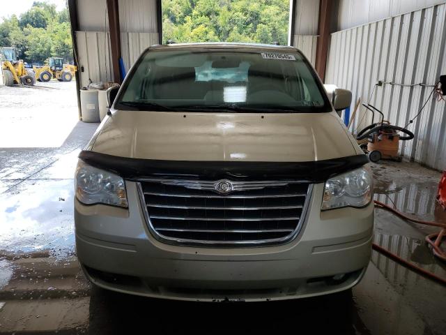2A4RR5D17AR262547 - 2010 CHRYSLER TOWN & COU TOURING CREAM photo 5