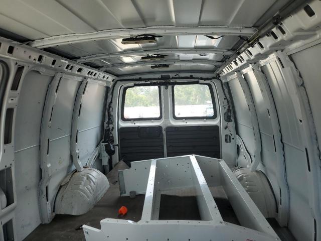 1GCWGBFP5K1277875 - 2019 CHEV EXPRESS G2500 WHITE photo 10