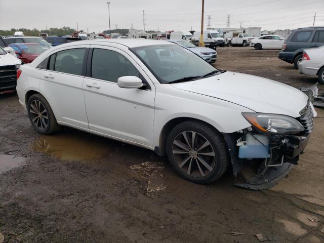 1C3CCBHG6CN254017 - 2012 CHRYSLER 200 S WHITE photo 4