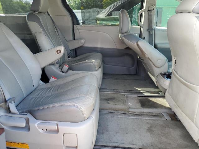 5TDDK3DC0CS047130 - 2012 TOYOTA SIENNA XLE GRAY photo 11