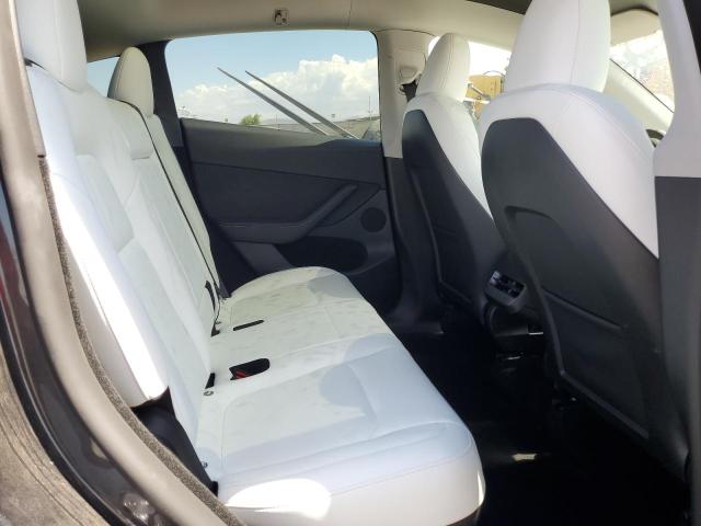 7SAYGDEE8RF063701 - 2024 TESLA MODEL Y GRAY photo 10