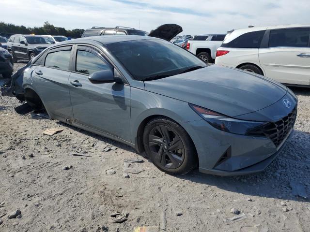 KMHLM4AG9NU241569 - 2022 HYUNDAI ELANTRA SEL GRAY photo 4