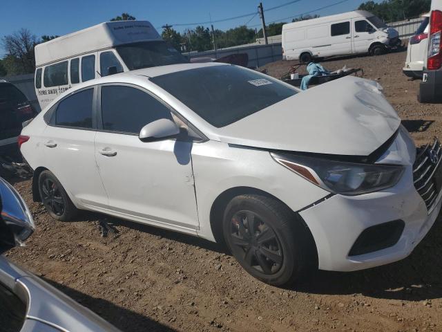 3KPC24A69LE098667 - 2020 HYUNDAI ACCENT SE WHITE photo 4