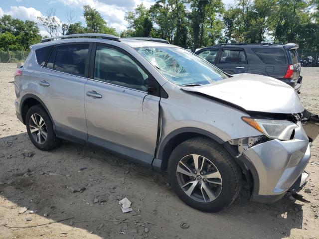 2T3RFREV0HW564320 - 2017 TOYOTA RAV4 XLE 银色 照片 4